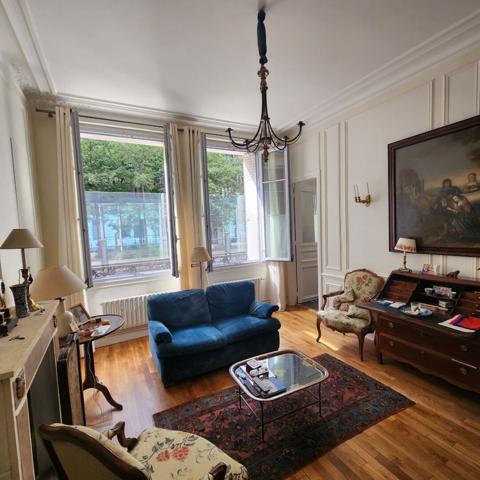 Elégant 3 pièces sur cour au calme 74 M²