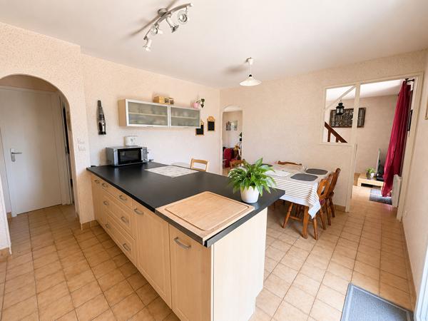 Maison Coueron 5 pièces + garage au calme