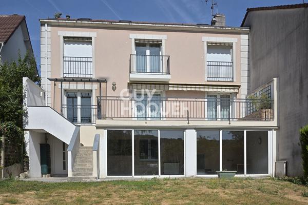 Maison spacieuse +7 pièces à louer à Chaville - Quartier Rive Droite - Les Vignes