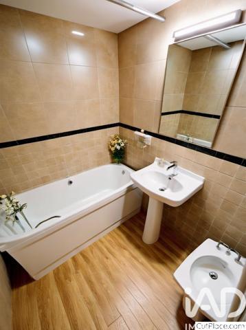 Appartement à vendre 4 pièces 80,8 m² Paris 20