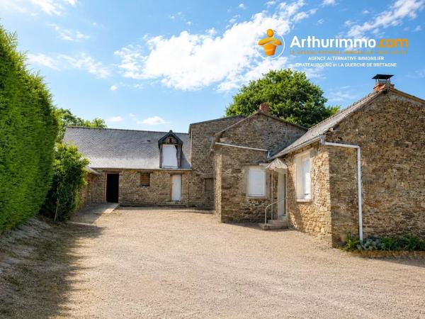 Vente                                                      Maison
                        
                     7 pièces                      167 m2                     à Vitré