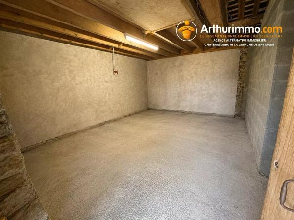 Vente                                                      Maison
                        
                     7 pièces                      167 m2                     à Vitré