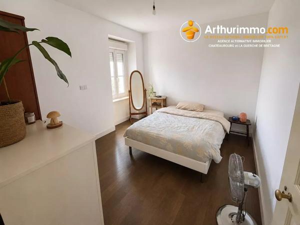 Vente                                                      Maison
                        
                     7 pièces                      167 m2                     à Vitré