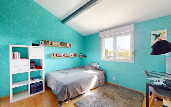 Maison à vendre    7 pièces • 172,77 m2 Chassieu