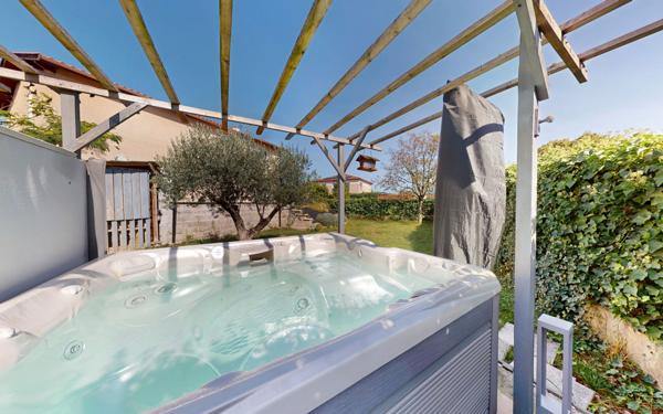 Maison à vendre    7 pièces • 172,77 m2 Chassieu