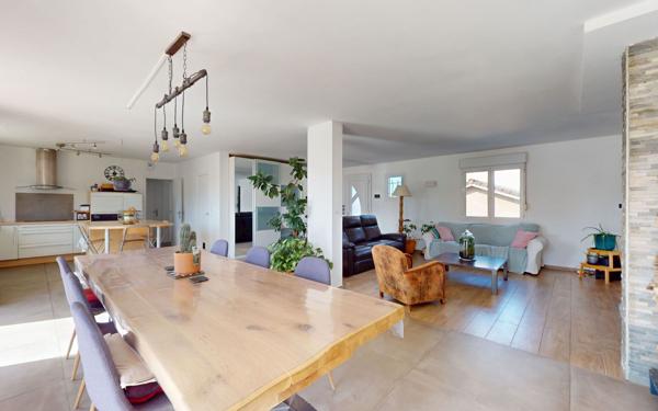 Maison à vendre    7 pièces • 172,77 m2 Chassieu