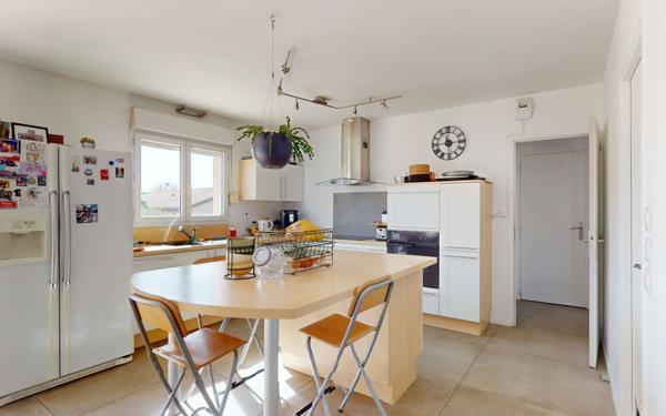 Maison à vendre    7 pièces • 172,77 m2 Chassieu