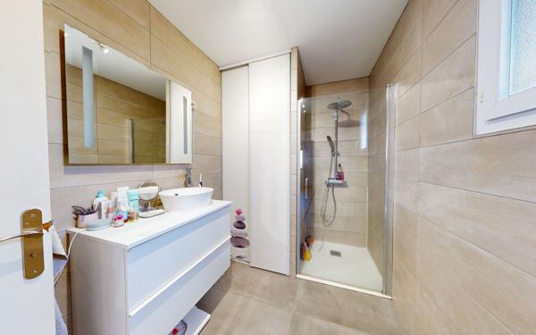 Maison à vendre    7 pièces • 172,77 m2 Chassieu