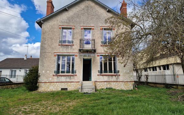 Maison à vendre    5 pièces •  Selles-sur-Cher