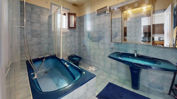 Maison
         4 pièces
        - 82 m² Exclusivité 379 000 € *