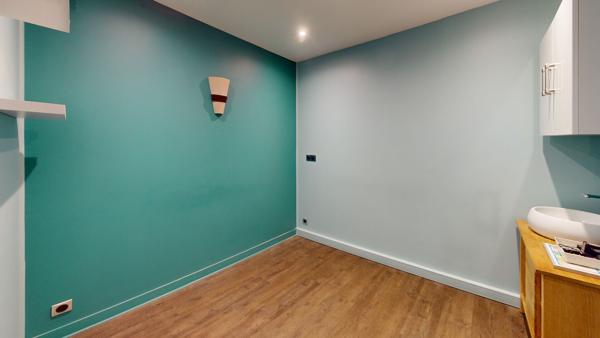 Local commercial CHILLY-MAZARIN 3 pièces 52.07 m²