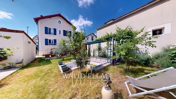 Maison
         5 pièces
        - 113 m² Exclusivité 529 000 € *