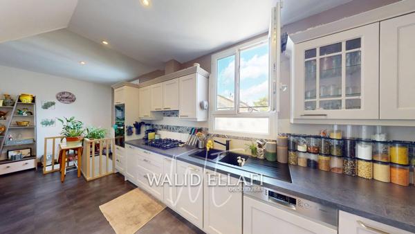 Maison
         5 pièces
        - 113 m² Exclusivité 529 000 € *