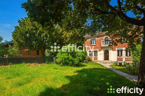 Maison
         7 pièces
        - 143 m² Bien prestige 1 150 000 € *