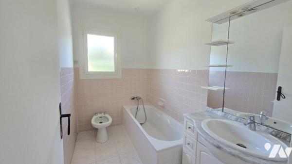 Appartement 3 pièces dernier étage terrasse