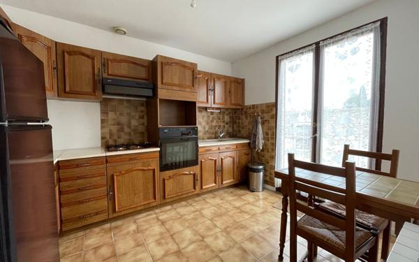 Maison à vendre    3 pièces •  Vallon-Pont-d'Arc