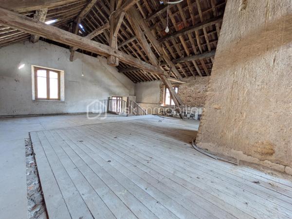 Corps de ferme de 154 000 m²