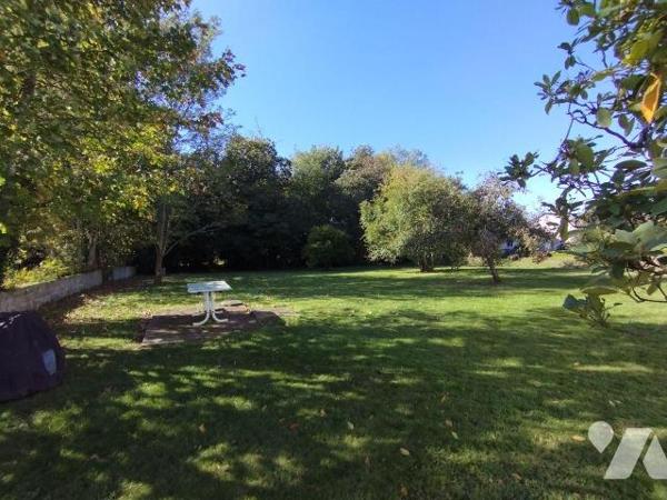 MAISON DE CARACTERE RÉNOVÉE EN 2020 ET SITUÉE A QUELQUES PAS DES COMMERCES ET DE TOUTES LES COM...