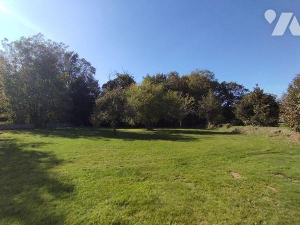 MAISON DE CARACTERE RÉNOVÉE EN 2020 ET SITUÉE A QUELQUES PAS DES COMMERCES ET DE TOUTES LES COM...