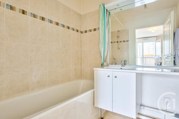 Appartement F2 à vendre  2 pièces - 47 m2 AUBERVILLIERS - 93