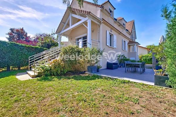 Maison à vendre 7 pièces de 165 m² à Conflans-Sainte-Honorine COUP DE COEUR POUR CETTE MAISON AU PRESTATION SOIGNEES