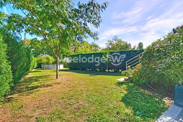 Maison à vendre 7 pièces de 165 m² à Conflans-Sainte-Honorine COUP DE COEUR POUR CETTE MAISON AU PRESTATION SOIGNEES