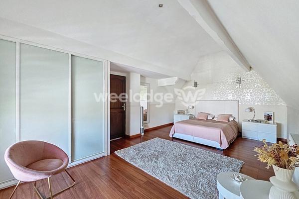 Maison à vendre 7 pièces de 165 m² à Conflans-Sainte-Honorine COUP DE COEUR POUR CETTE MAISON AU PRESTATION SOIGNEES