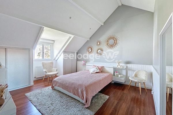 Maison à vendre 7 pièces de 165 m² à Conflans-Sainte-Honorine COUP DE COEUR POUR CETTE MAISON AU PRESTATION SOIGNEES