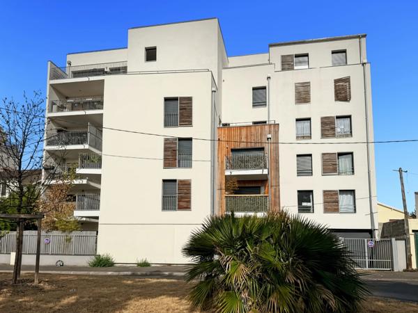 MONTREUIL – T3 RÉCENT AVEC JARDIN 39 M² et TERRASSE (PARKING en sus du prix)
