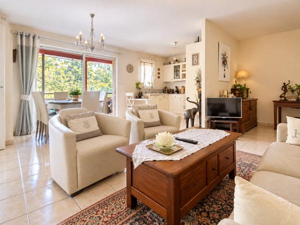 Appartement T3 avec grande terrasse couverte à deux pas du lac de Christus