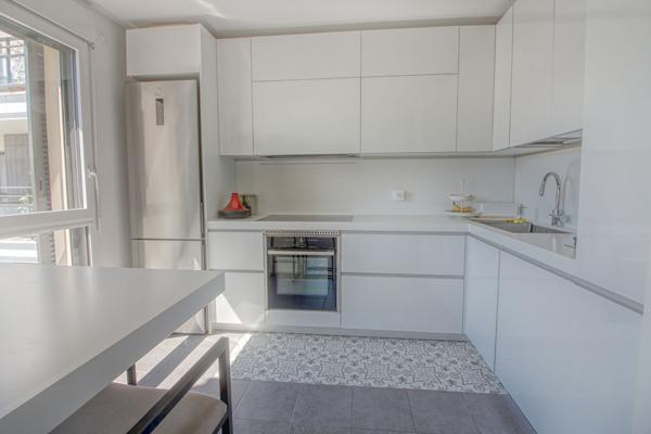 Appartement 5 pièce(s) 88.93 m2 4 chambres + 3 parkings (dont 1 box)