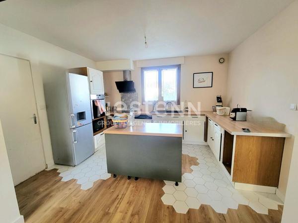 Maison familiale à vendre à Pont Saint Martin - 5 pièces, 4 chambres et jardin