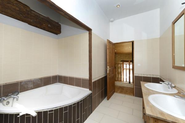 Maison à vendre |  Touvre |  6 pièces | 152 m²