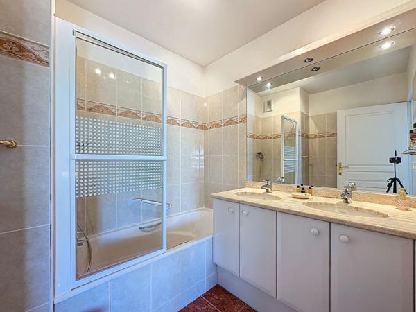 Cagnes-sur-Mer (06800) Magnifique 4 pièces dans le domaine idyllique du Lido à Cagnes sur Mer