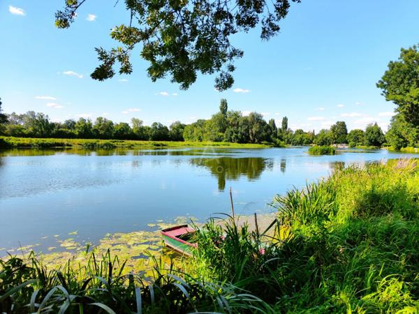 MAISON AU BORD DE L'EAU DANS LE CENTRE DE MORANNES