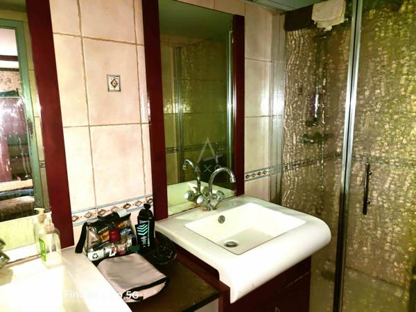 MAISON AU BORD DE L'EAU DANS LE CENTRE DE MORANNES