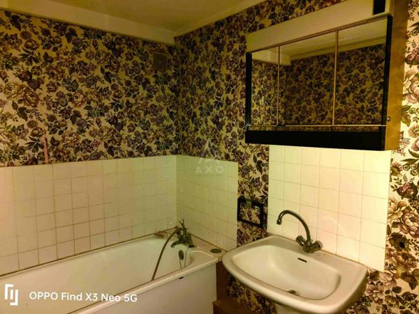 MAISON AU BORD DE L'EAU DANS LE CENTRE DE MORANNES