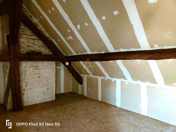 MAISON AU BORD DE L'EAU DANS LE CENTRE DE MORANNES