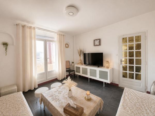 Appartement T3 lumineux – Dernier étage – Proche facultés, transports et axes autoroutiers