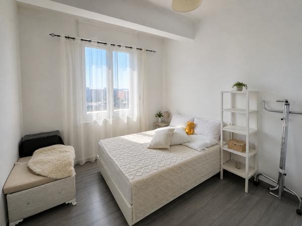 Appartement T3 lumineux – Dernier étage – Proche facultés, transports et axes autoroutiers