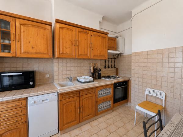 Appartement T3 lumineux – Dernier étage – Proche facultés, transports et axes autoroutiers