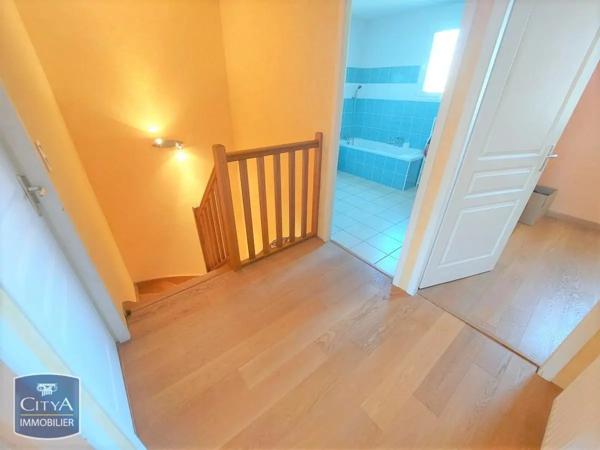 Maison à louer 4 pièces 88m² Pont-du-Château (63430)