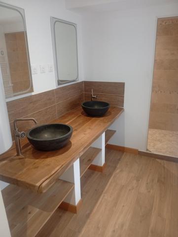 Grande maison de ville avec dépendances