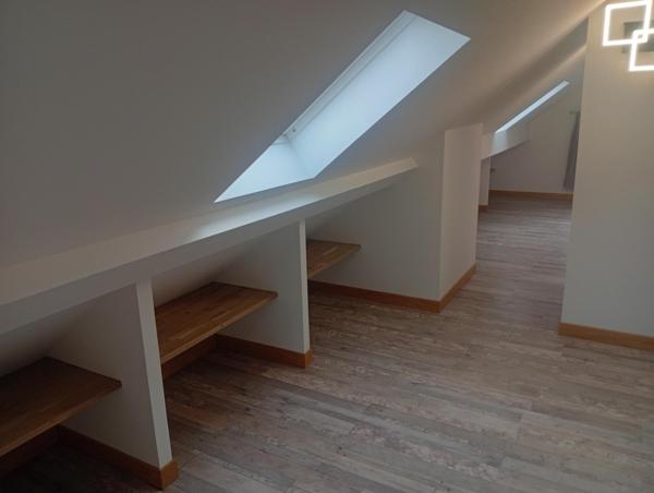 Grande maison de ville avec dépendances