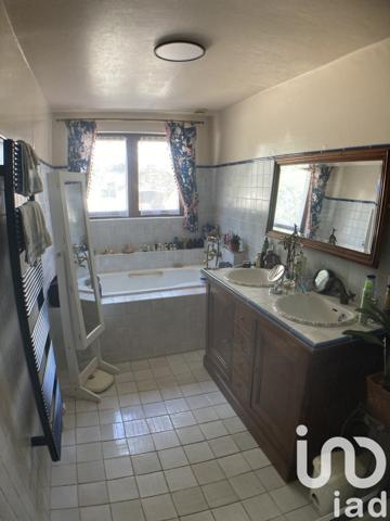 Maison de campagne 10 pièces de 301 m² à Coulans-sur-Gée (72550)