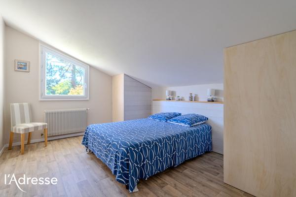 LEOGNAN - CENTRE VILLE - Belle maison familiale avec jardin et grande dépendance