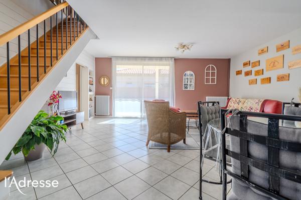 LEOGNAN - CENTRE VILLE - Belle maison familiale avec jardin et grande dépendance