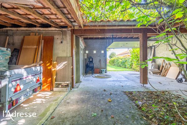 LEOGNAN - CENTRE VILLE - Belle maison familiale avec jardin et grande dépendance