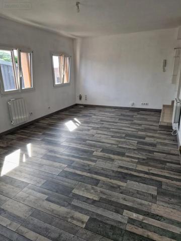 Location - Appartement Neuville-Saint-Rémy 59554 2 pièces 42 m 2
