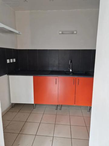 Location - Appartement Neuville-Saint-Rémy 59554 2 pièces 42 m 2
